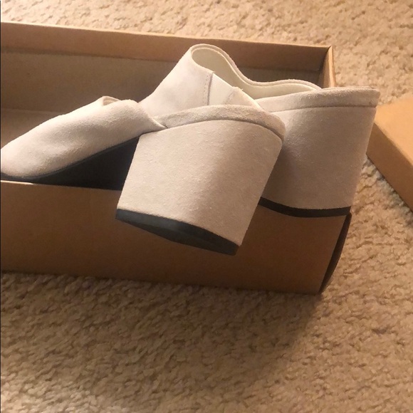 URBAN OUTFITTERS Becky Suede Ivory Pointed Mule - Picture 7 of 8